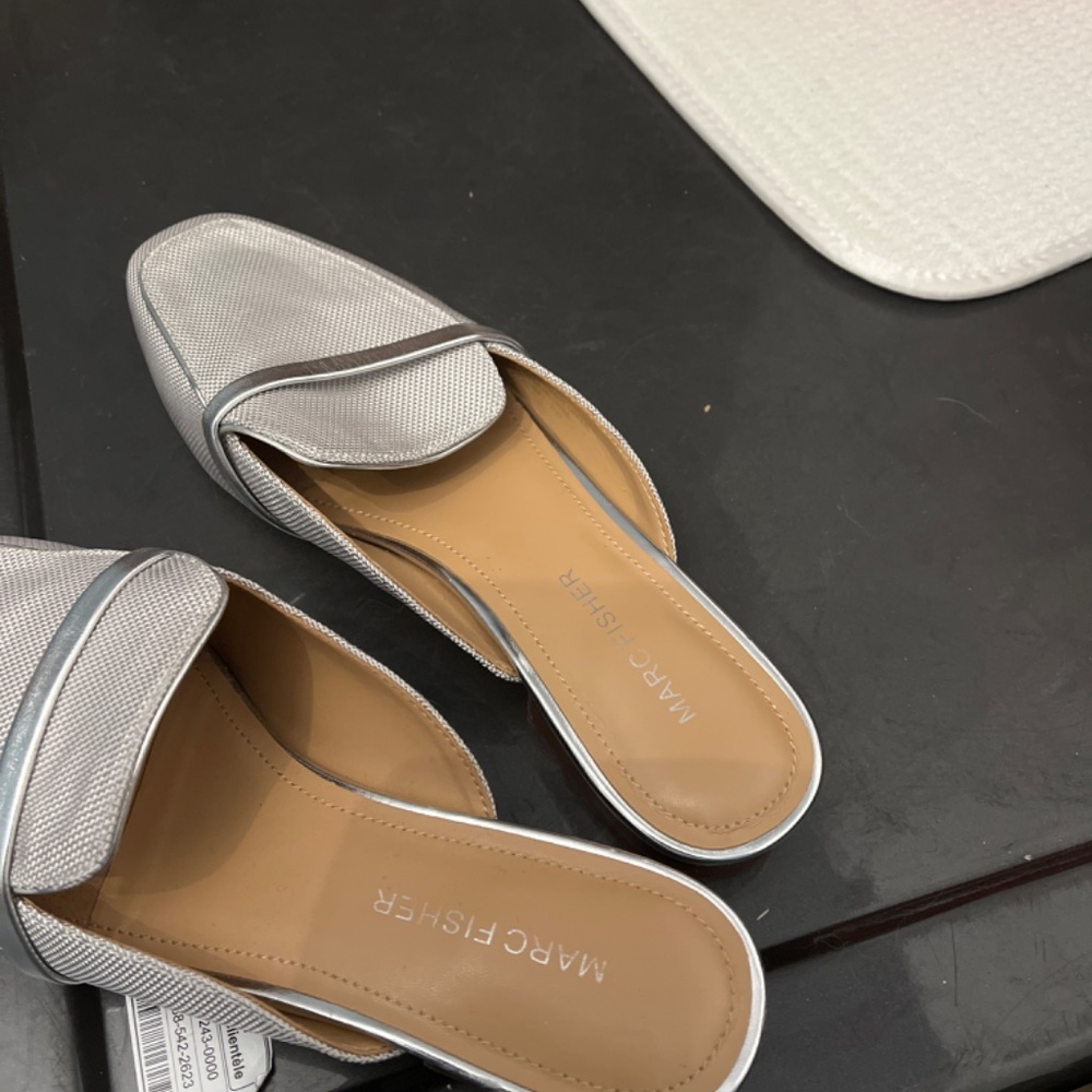 Marc Fisher Mules Slides Size 7.5 Metallic - Picture 2 of 3